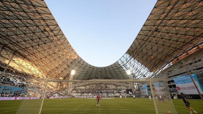 Vélodrome từng vinh dự đăng cai nhiều sự kiện thể thao lớn như Giải vô địch bóng đá thế giới 1998, Giải vô địch bóng bầu dục thế giới 2007 và Giải Euro 2016. Vélodrome từng vinh dự đăng cai nhiều sự kiện thể thao lớn như Giải vô địch bóng đá thế giới 1998, Giải vô địch bóng bầu dục thế giới 2007 và Giải Euro 2016.